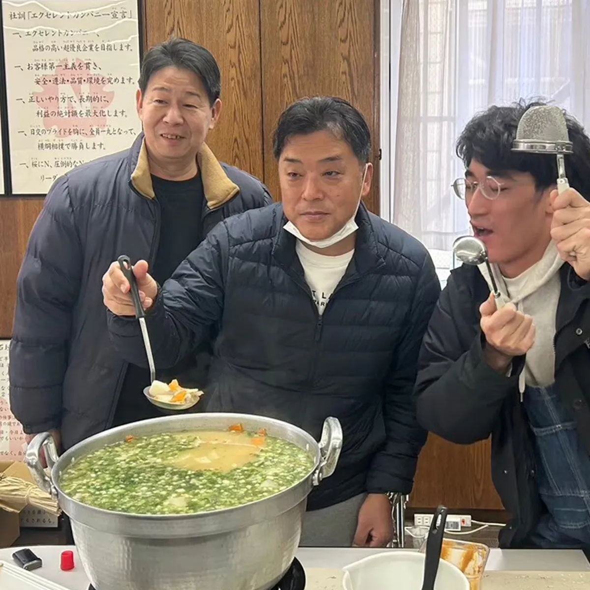 仲間との写真